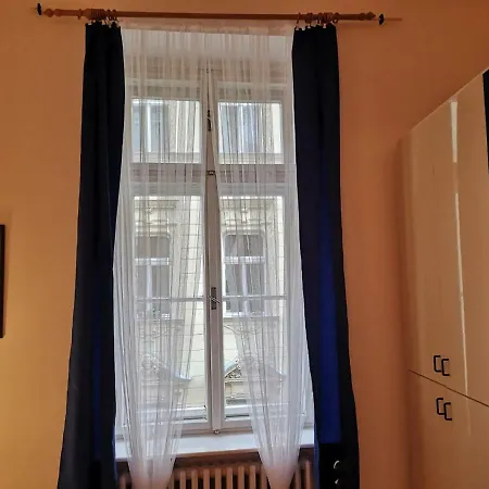 Center, 1, Ostrovni 26 *